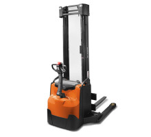 Электрический штабелер Toyota SWE140