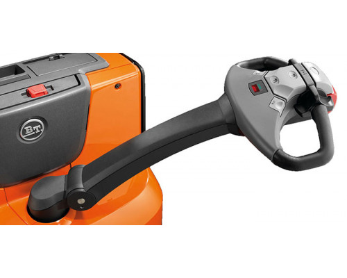 Электрический штабелер Toyota SWE100 (Исполнение для рыбной промышленности)