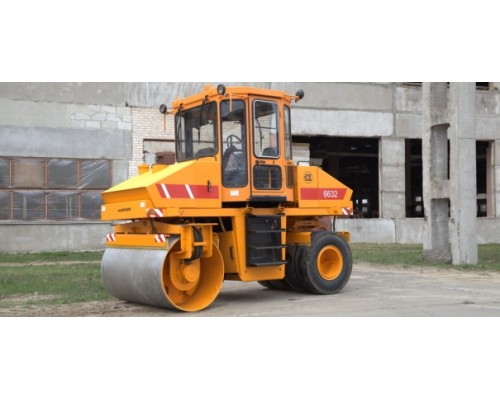 Каток вибрационный комбинированный самоходный АМКОДОР 6632